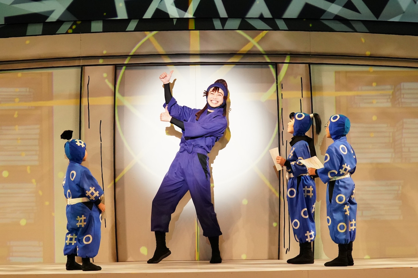 「舞台『忍たま乱太郎』～三年生といっしょに！いつもいっしょに！の段～」より。（撮影：岩田えり）