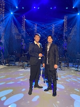 ミュージカル「レ・ミゼラブル」楽曲を披露した別所哲也（左）、伊礼彼方。