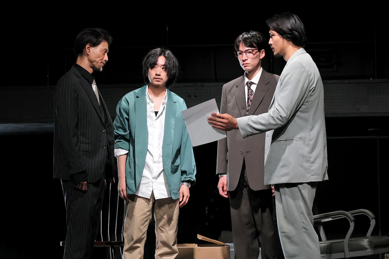 舞台「怪人21面相」より。（撮影：大塚浩史 / ダブルスクイーズ）