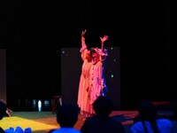 「めにみえない みみにしたい / 2025年夏ツアー」より。（撮影：細野晋司）