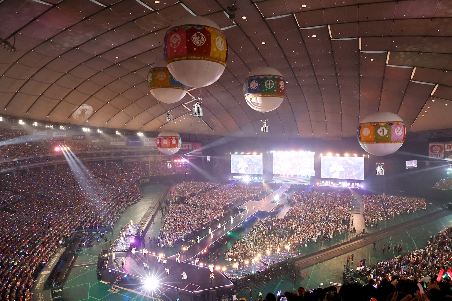 刀剣男士らが東京ドームで47曲を披露！刀ミュ十周年祝賀祭、ステージ写真公開