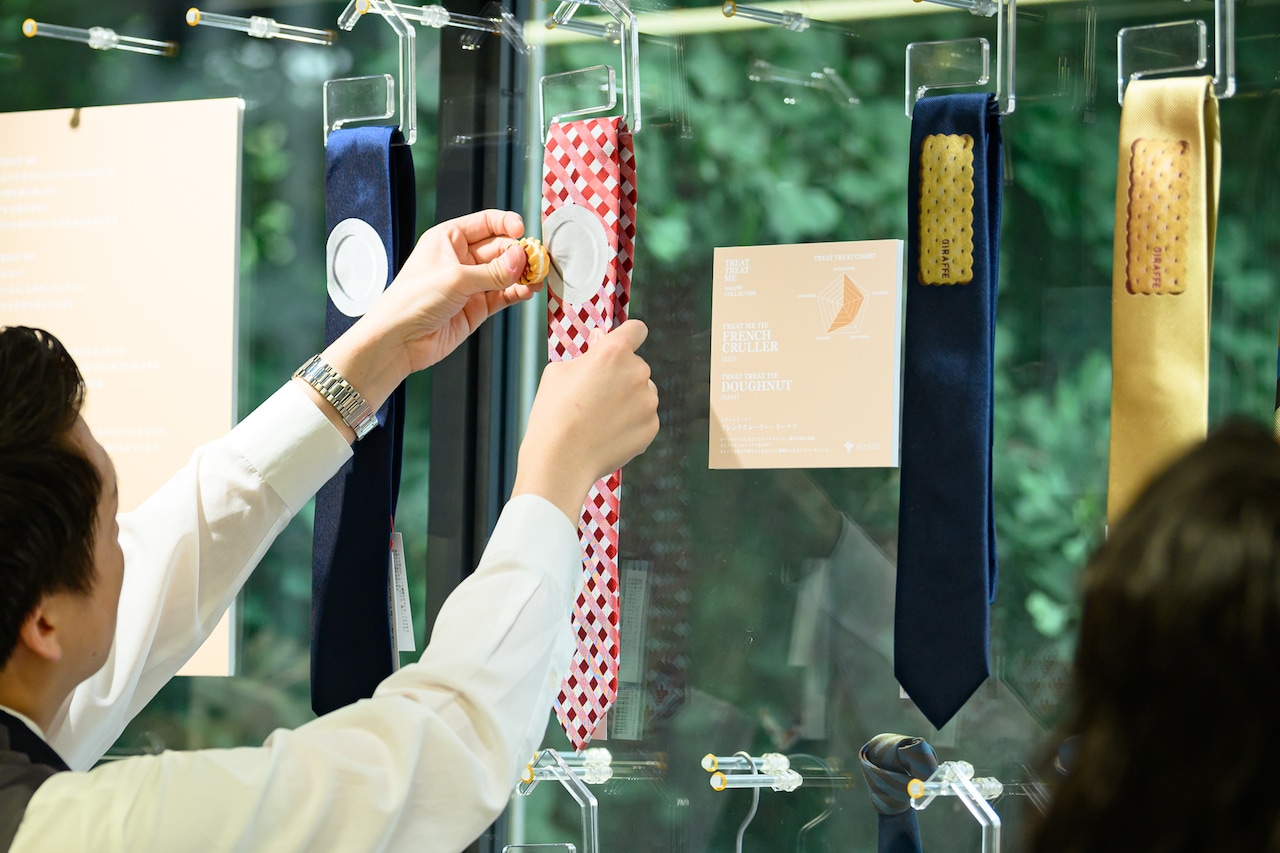 手に取ってみたくなるドーナツピン。良い匂いがしてきそう。