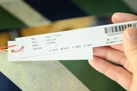 34℃、36℃、38℃、40℃と、4段階の“体温”に分けられているgiraffeのネクタイ。体温が高いほど個性＆インパクト強めなんだとか。