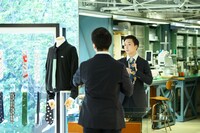 ネイビーにパンケーキ柄がおいしそうな1本から。