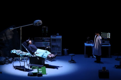 パルコ・プロデュース2025「カタシロ～Relive vol.2～」より。（撮影：宮川舞子）