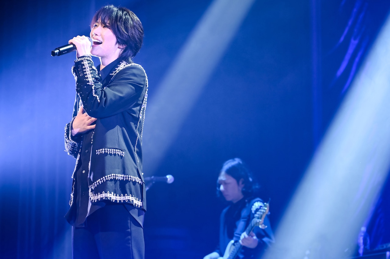「七海ひろき『One-man LIVE773“Crystal”』」より。（撮影：高田真希子）