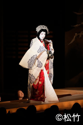 松竹創業百三十周年「八月納涼歌舞伎」第二部「日本振袖始」より。