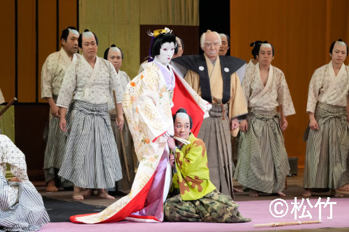 松竹創業百三十周年「八月納涼歌舞伎」第三部「野田版 研辰の討たれ」より。