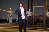 ミュージカル「ある男」より。（撮影：田中亜紀）