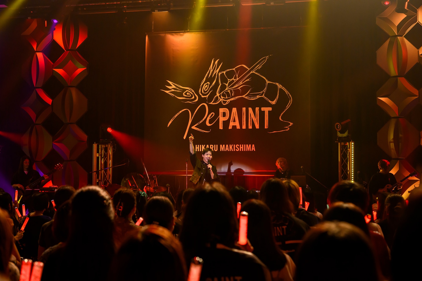 牧島輝 ワンマンライブ「RePAINT」より。