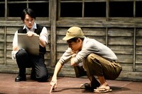 タカハ劇団「帰還の虹」より。（撮影：塚田史香）