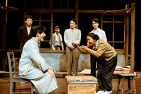 タカハ劇団「帰還の虹」より。（撮影：塚田史香）