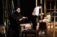 タカハ劇団「帰還の虹」より。（撮影：塚田史香）