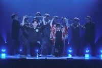 つかこうへい戦後80年に問う 革命ミュージカル「新・幕末純情伝」より。（撮影：柏井彰太）