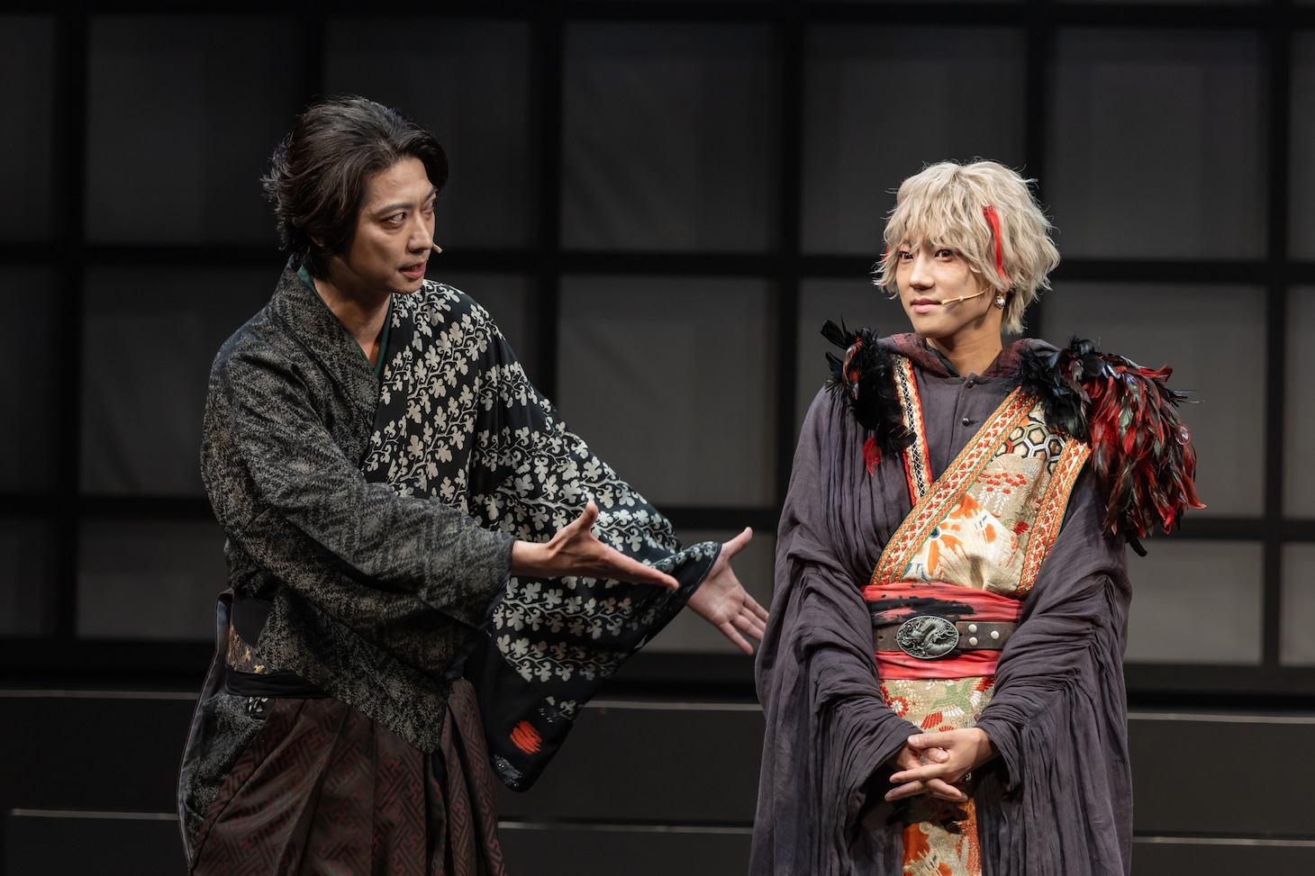 左から鈴木裕樹、安井謙太郎。