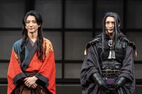 左から鈴木拡樹、梅津瑞樹。