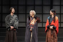 左から鈴木裕樹、安井謙太郎、鈴木拡樹。