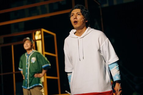 兵庫県立ピッコロ劇団 ファミリー劇場「タラレバ幽霊とタカラの山」より。(撮影:堀川高志 / kutowans studio)