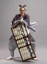 桐生麻耶扮する小鉄。