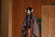 「-能 狂言-『日出処の天子』」より、野村萬斎扮する厩戸王子。