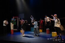 かるがも団地 第11回本公演「意味なしサチコ、三度目の朝」より。（撮影：月館森）