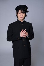 ユメカワ役の大平峻也。