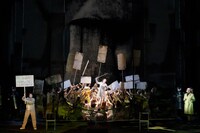 オペラ「ナターシャ」より。（撮影：堀田力丸 / 提供：新国立劇場）