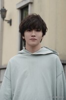 テレビドラマ「gift」より、小西成弥扮する布施未尋のビジュアル。