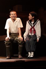 アガリスクエンターテイメント20周年記念興行 第2弾 第33回公演「発表せよ！大本営！」より。（撮影：石澤知絵子）