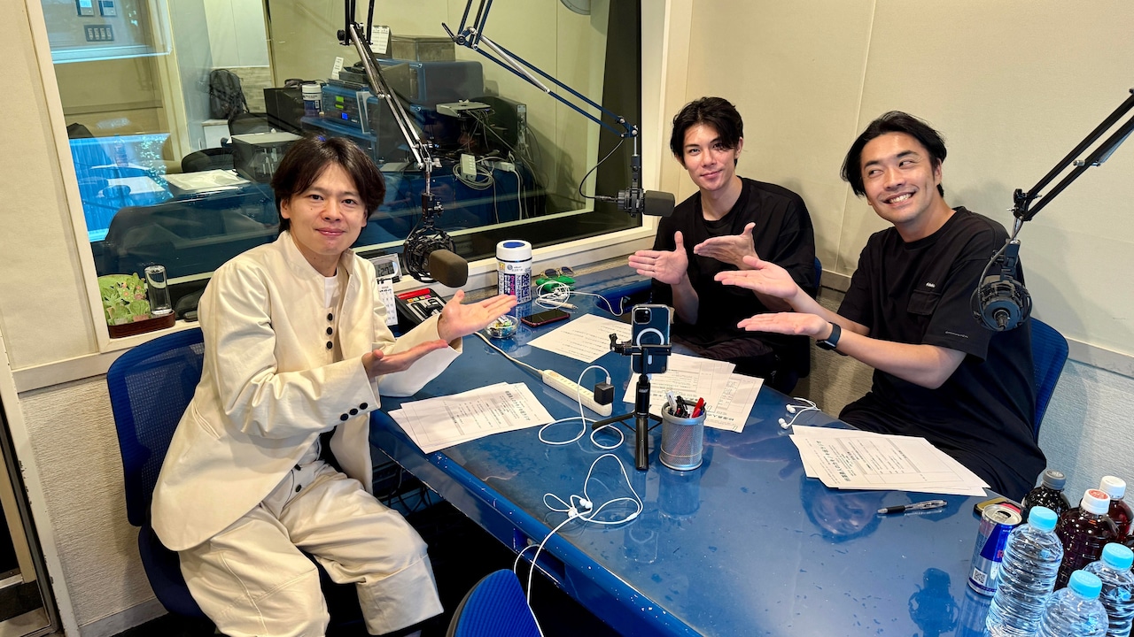 左から中川晃教、柿澤勇人、松田慎也。
