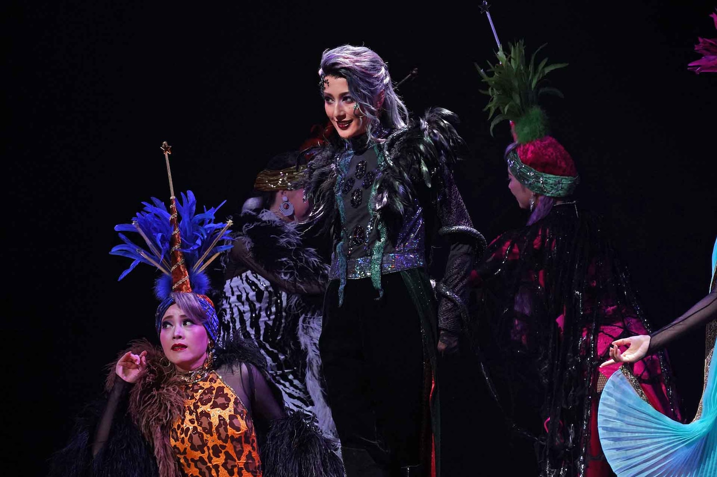 永久輝せあ「この2本立てが幸せ」、宝塚歌劇花組「悪魔城ドラキュラ」東京公演本日から