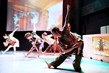 Baobab 第16回本公演「～セネガル・凱旋・オードブル～」より。（撮影：大洞博靖）