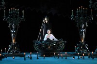 劇団四季 ミュージカル「オペラ座の怪人」より。（撮影：阿部章仁）by arrangement with LW Entertainment Limited TM©1986 LW Ent. Ltd