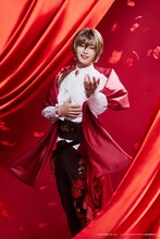 樫澤優太扮するロマリシュ。