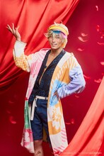 山野光扮するサナー。