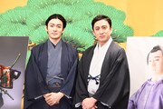 左から市川染五郎、松本幸四郎。