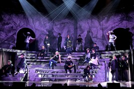 五条悟と夏油傑の高専時代のエピソード描く、じゅじゅステ「懐玉・玉折」開幕