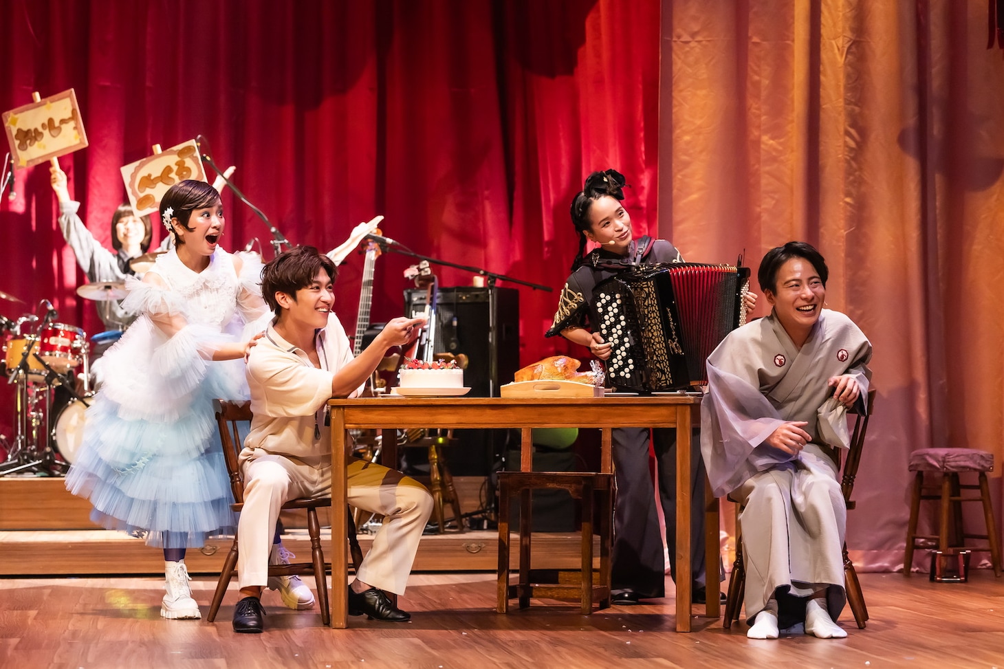 音楽劇「くるみ割り人形外伝」より。（Photo by Masayo）