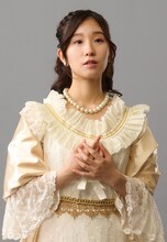 敷村珠夕扮するコーディーリア。