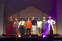 「『カリスマ de ステージ』～帰ろう！カリスマハウス～」より。（撮影：小境勝己、佐藤薫）