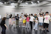 「WELCOME KIDS PROJECT 夏休み！オン・ワークショップ2025」の様子。