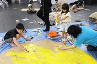 「WELCOME KIDS PROJECT 夏休み！オン・ワークショップ2025」の様子。