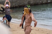 瀬戸内国際芸術祭2025参加作品 きゅうかくうしお「素晴らしい偶然をむすんで」瀬戸内国際芸術祭2025 2日目の様子。（Photo: Shintaro Miyawaki）