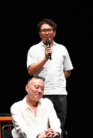 朴勝哲（後列）