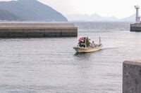 瀬戸内国際芸術祭2025参加作品 きゅうかくうしお「素晴らしい偶然をむすんで」瀬戸内国際芸術祭2025 1日目の様子。（Photo: Shintaro Miyawaki）