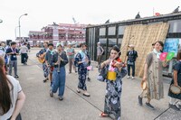 瀬戸内国際芸術祭2025参加作品 きゅうかくうしお「素晴らしい偶然をむすんで」瀬戸内国際芸術祭2025 1日目の様子。（Photo: Shintaro Miyawaki）