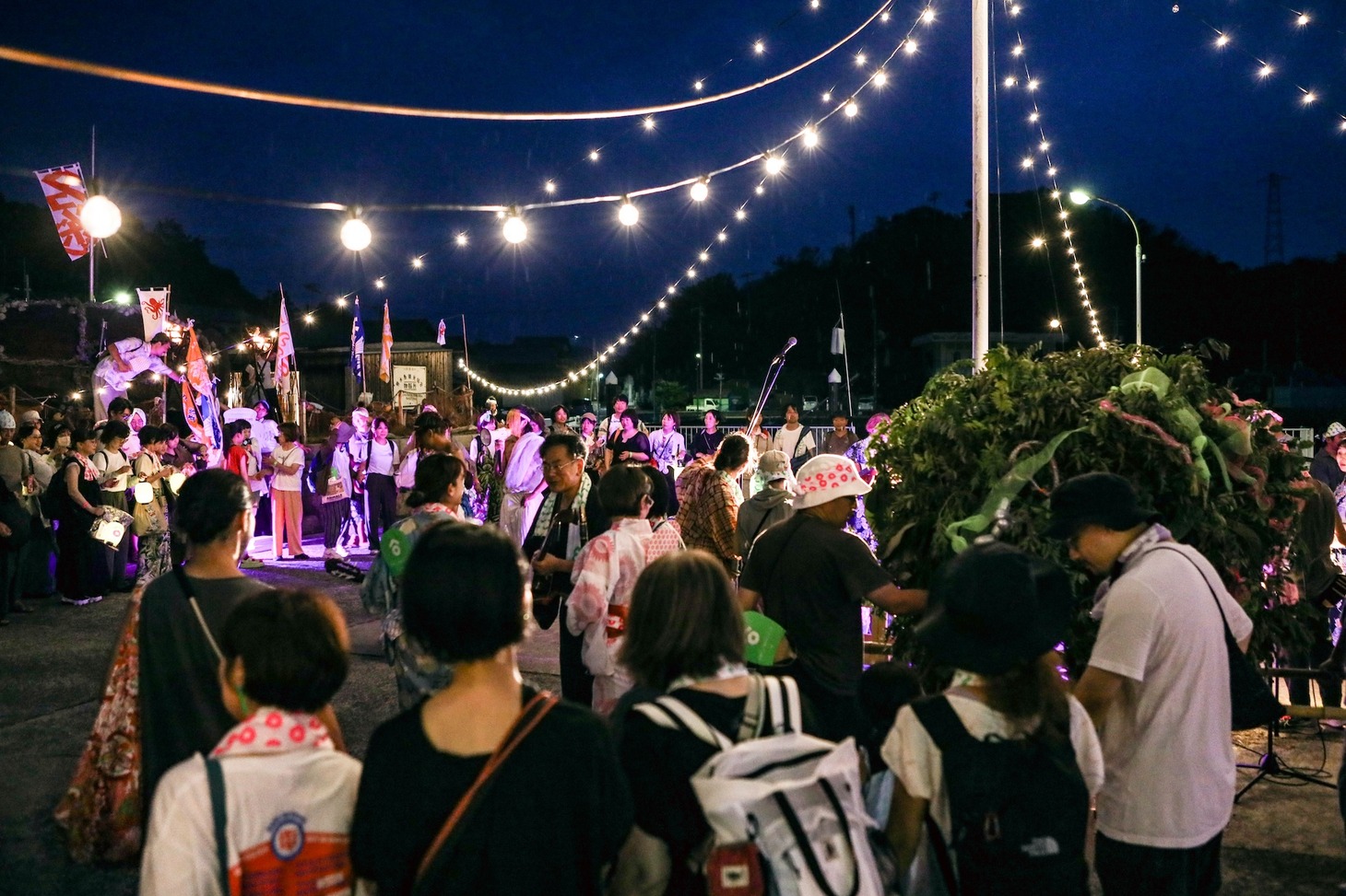 瀬戸内国際芸術祭2025参加作品 きゅうかくうしお「素晴らしい偶然をむすんで」瀬戸内国際芸術祭2025 2日目の様子。（Photo: Shintaro Miyawaki）