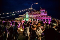 瀬戸内国際芸術祭2025参加作品 きゅうかくうしお「素晴らしい偶然をむすんで」瀬戸内国際芸術祭2025 2日目の様子。（Photo: Shintaro Miyawaki）