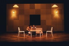 劇団papercraft 第12回公演「旧体」より。（撮影：中川達也）