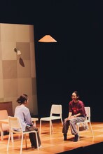 劇団papercraft 第12回公演「旧体」より。（撮影：中川達也）